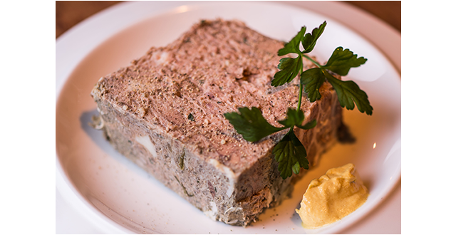 肉の前菜盛り合わせ